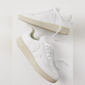 Veja V-12 Women's Sneakers